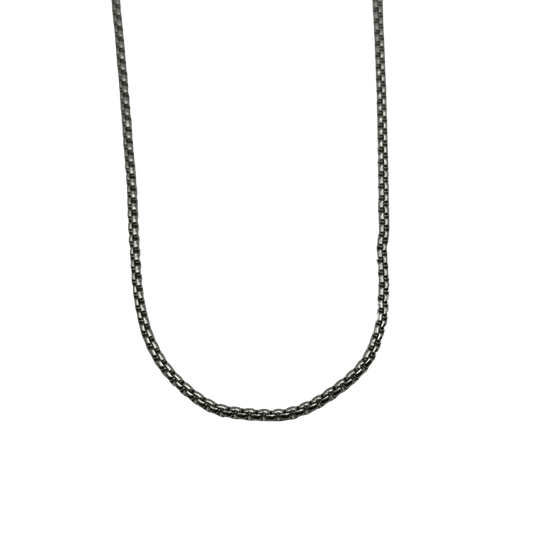 Square Pearl in Silver Chain 18"